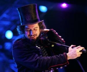 Vinicio Capossela: 3 interviste al grande cantautore