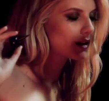 Canzone profumo Dior Hypnotic Poison: colonna sonora dello spot e modella interprete Canzone profumo Dior Hypnotic Poison