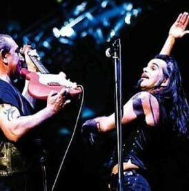 Litfiba: Piero Pelù rinvia il Grande Nazione Tour per problemi al ginocchio litfiba live rinviato concerto pelù ginocchio