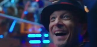 Canzone pubblicità Tim con Amadeus: scivola scivola scivola! canzone pubblicità tim amadeus mina scivola