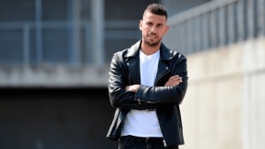 Capo Plaza torna a sorpresa con “Larry Hoover”, manifesto di identità e riscatto