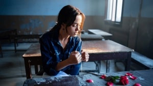 Emili Kasa debutta con un inno alla vulnerabilità e presenta il nuovo singolo “Elodie”