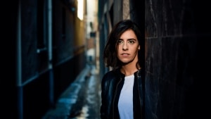 Mara Sattei torna con “Giorni tristi”: Il dolore non come punto di arrivo, ma una sfida necessaria