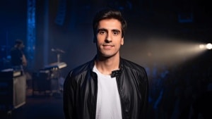 Tommaso Paradiso torna con “Lasciamene un po’” e annuncia il tour nei palasport 2026