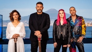 Cover Story X Factor 2025, The Last Dance: i finalistiDELIA la folk, PierC dal belcanto virtuoso, eroCaddeo il quarterback pop, rob la punk: quattro archetipi che, pur affondando nell’immaginario della musica nostrana, non sono banali. A Napoli, insomma, ci divertiremo
 di Boris Sollazzo
