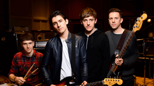Cultura         
      Dopo quattro anni di silenzio, finalmente è uscita una nuova canzone degli Arctic Monkeys      
        Fa parte dell'album benefico di War Child Records che uscirà a marzo e che, oltre a riunire band e artisti strepitosi, vanta la collaborazione di Jonathan Glazer.
