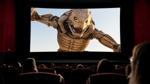 Cultura         
      Cosa c’è nei primi sei minuti dell’Odissea di Christopher Nolan che sono già stati mostrati nei cinema americani      
        Se vi state chiedendo se si vede il Polifemo animatronico annunciato dal regista, la risposta è sì. Però poco.