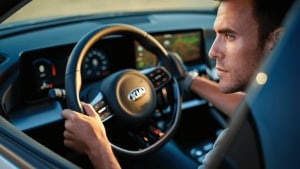 La posizione di Kia: i tasti fisici rimangono