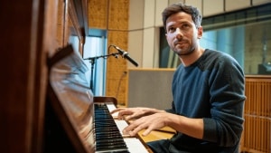 Niccolò Fabi rompe “Il Silenzio del Mattino” con uno speciale augurio per il 2026