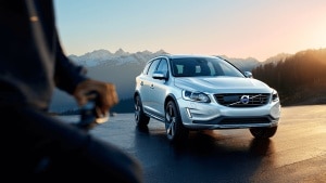 Svelata Volvo EX60: arriva a 810 km di autonomia