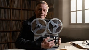 Cultura         
      Su Bandcamp sarà vietata la musica prodotta con l’intelligenza artificiale      
        Con un post su Reddit, la piattaforma ha anche invitando gli utenti a segnalare tutte le canzoni sospettate di essere state fatte con l'AI.