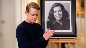 Macaulay Culkin ricorda Catherine O’Hara: «Mamma, credevo avessimo tempo»