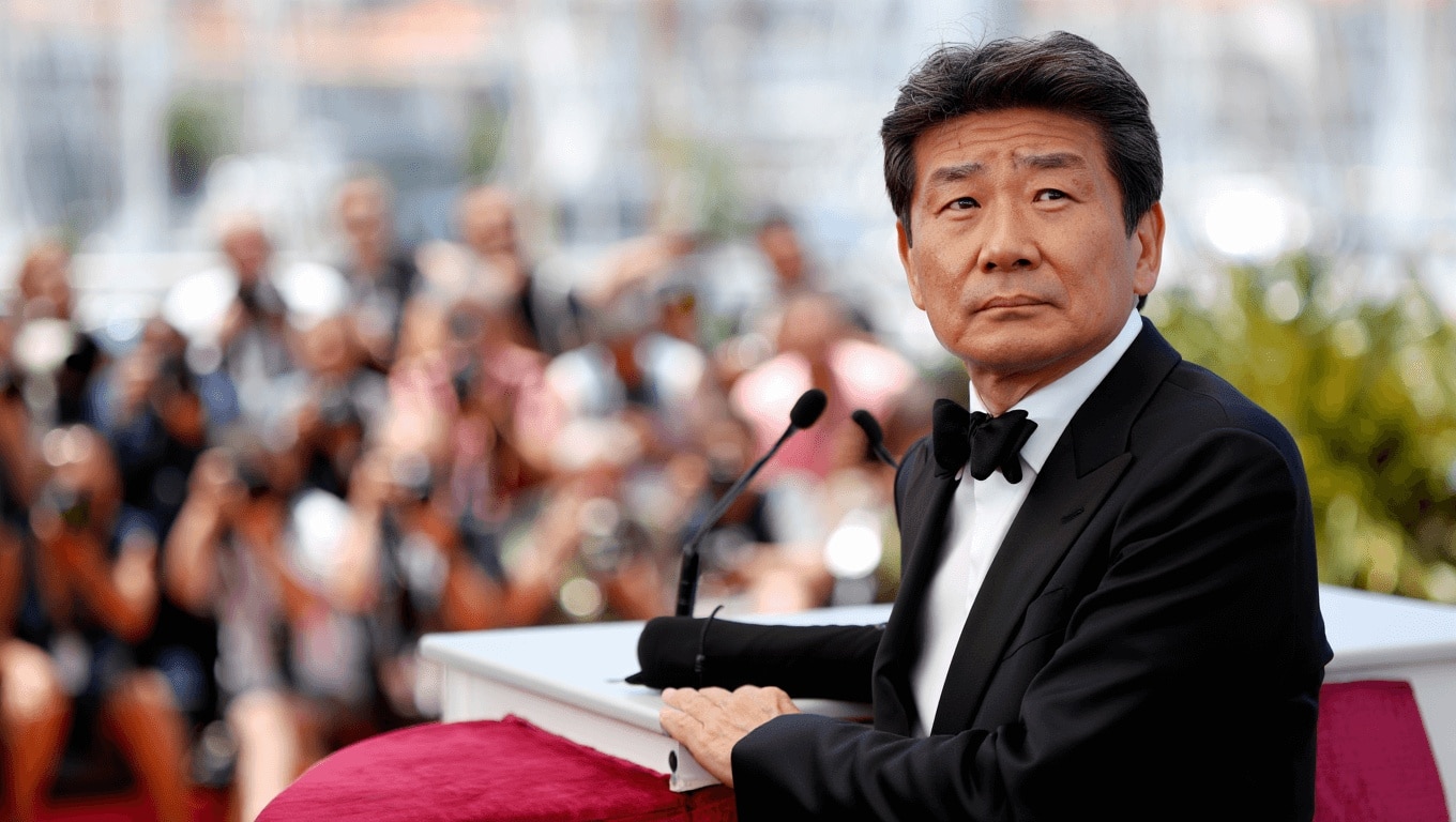 Cultura         
      Dopo essere stato snobbato agli Oscar, Park Chan-wook si è consolato con la nomina a presidente della giuria del Festival di Cannes      
        Il regista torna, stavolta con un ruolo "istituzionale", al Festival che lo ha fatto conoscere a tutto il mondo: fu qui che nel 2004 presentò Oldboy.