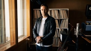 In attesa di Sanremo 2026, Dargen D’Amico annuncia l’uscita del nuovo album “Doppia Mozzarella”