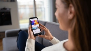 Condividere video e parlarne dentro YouTube: il test arriva anche in Italia