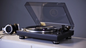 Prezzo ribassato: il giradischi Audio-Technica AT-LP120X ora sotto i 300 €