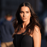 Sarah Toscano non ha bisogno di parole