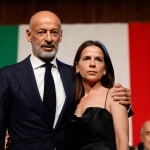 Vasco Rossi difende Laura Pausini sull’Inno di Mameli: “L’ha fatto benissimo, andate a farvi fottere”