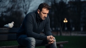 Enrico Nigiotti, “Maledetti Innamorati”: il significato del brano che dà il titolo ad album e tour