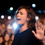 Laura Pausini conquista nove sold out nel mondo: in Italia va virale il video con “l’ubriaco”