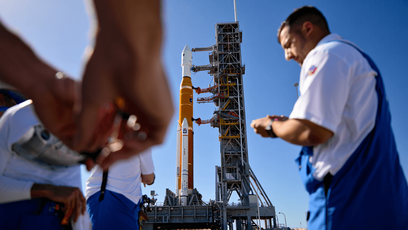 Dalla Nikon D5 all'iPhone 17: la NASA svela l'immenso archivio fotografico di Artemis II. Pubblicati oltre 12.000 scatti