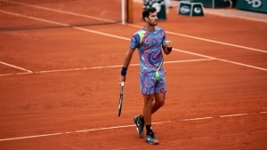 Mattia Bellucci porta il paisley di Massimo Osti al Roland Garros