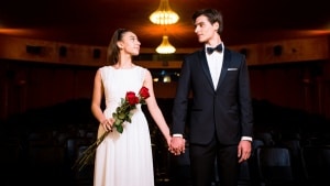 Perché le rom-com non escono più al cinema?