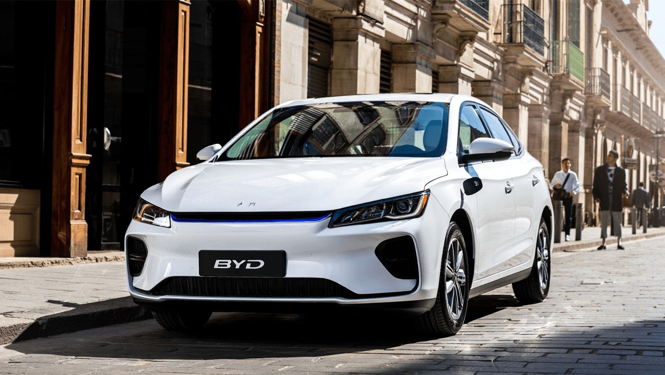 Ecco BYD Dolphin G DM-i, compatta ibrida plug-in: fino a 105 km in elettrico