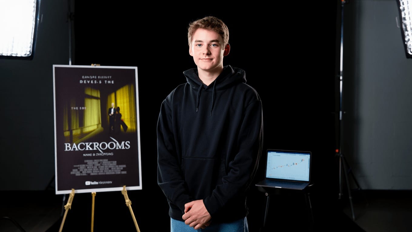 Backrooms è il prevedibilissimo trionfo di Kane Parsons, di A24, di YouTube e della Gen Z