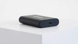 Mai più caricabatterie ingombranti: UGREEN porta 65 W e power bank magnetici in formato tascabile