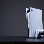 PlayStation rivede la strategia: prezzi più alti, meno perdite sull'hardware e un occhio al cloud gaming