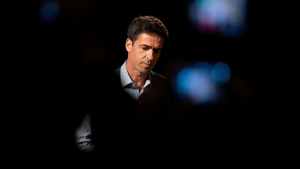 Roberto Casalino, “Nessuno escluso”: testo e significato del nuovo singolo