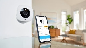 Vuoi controllare il tuo soggiorno dal telefono? La Blink a 360° è ora in sconto su Amazon