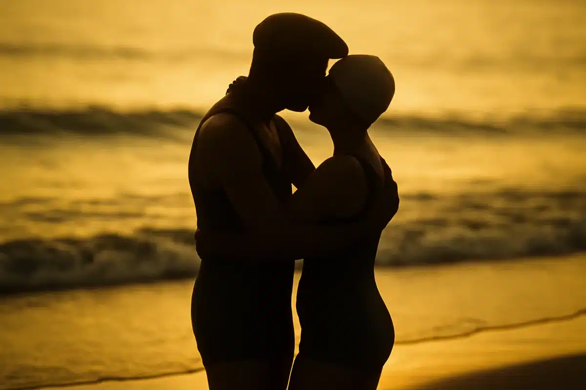 Dirty Dancing: Jennifer Grey manda gli auguri a Tracy Pollan con foto in topless