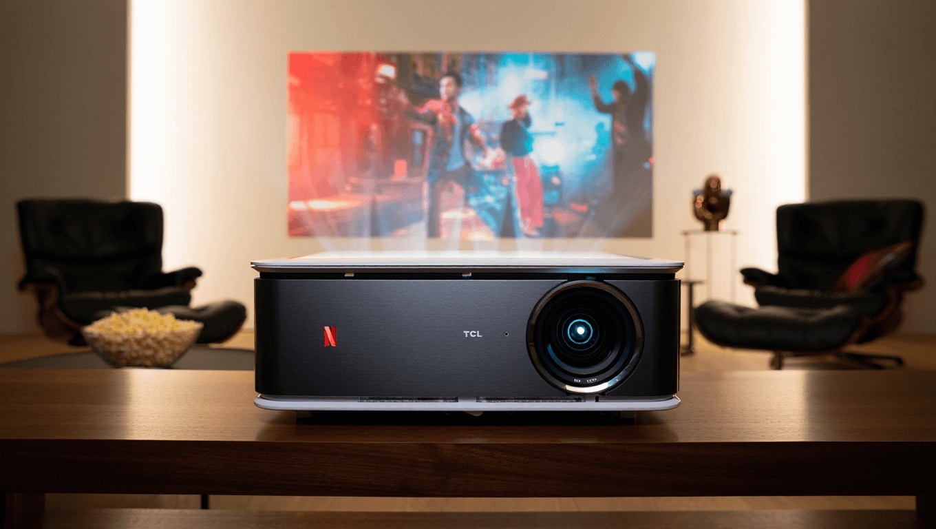 Il proiettore TCL con Netflix integrato è in offerta: il cinema arriva a casa tua