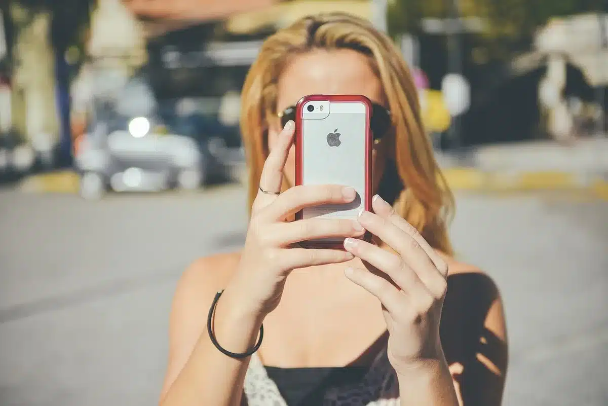 Telecamere di sorveglianza e unità edge per analisi video in tempo reale